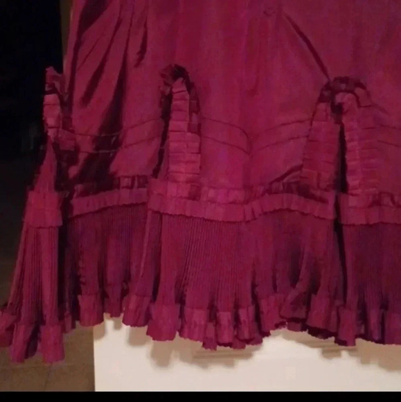 🌹Silky,  Burgundy color skirt from Banana Republic - Picture 6 of 12